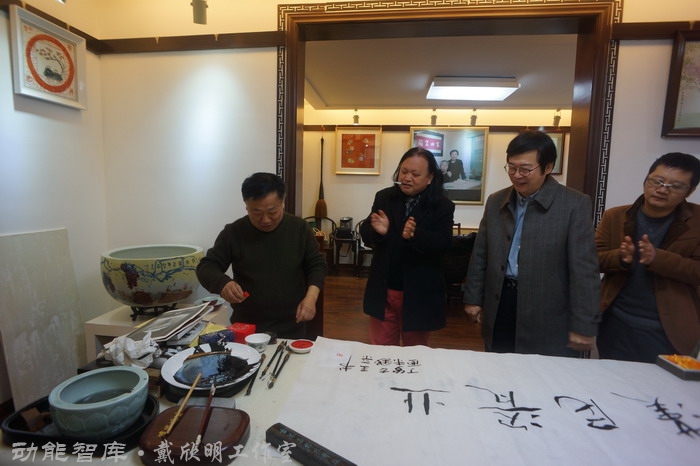 景德镇战略新高度 戴欣明工作室案例 习主席景德镇 景德镇国家陶新瓷文化传承创试验区  对外文化交流新平台 动能智库  戴欣明工作室 景德镇重回世界陶瓷中心 产业升级策划 景德镇两地一中心 创新产业升级 产业定位策划 城市区域规划设计策划 产业园规划策划运营