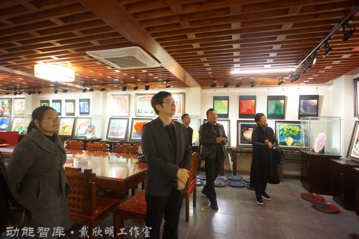 景德镇战略新高度 戴欣明工作室案例 习主席景德镇 景德镇国家陶新瓷文化传承创试验区  对外文化交流新平台 动能智库  戴欣明工作室 景德镇重回世界陶瓷中心 产业升级策划 景德镇两地一中心 创新产业升级 产业定位策划 城市区域规划设计策划 产业园规划策划运营