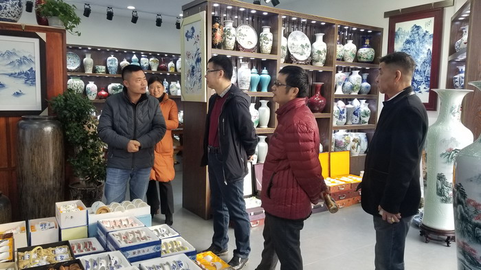 案例解析:景德镇城市品牌如何高举高打的?-动能智库-戴欣明工作室战略定位策划景德镇陶瓷产业升级 案例解析:景德镇城市品牌如何高举高打的?-动能智库-戴欣明工作室战略定位策划景德镇陶瓷产业升级