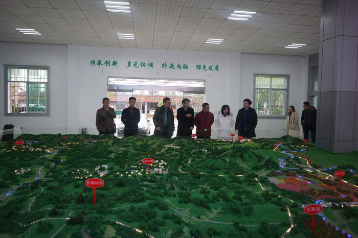 案例解析:景德镇城市品牌如何高举高打的?-动能智库-戴欣明工作室战略定位策划景德镇陶瓷产业升级 案例解析:景德镇城市品牌如何高举高打的?-动能智库-戴欣明工作室战略定位策划景德镇陶瓷产业升级