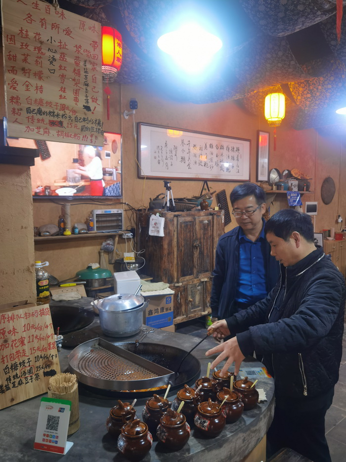 长沙铜官草市商业架构设计 戴欣明 李艺冲 江业志 付秀芬  动能智库构建托管可复制战略 四季康养定位策划 商业地产定位策划  特色小镇战略定位 乡村旅游策划定位 商业街策划定位