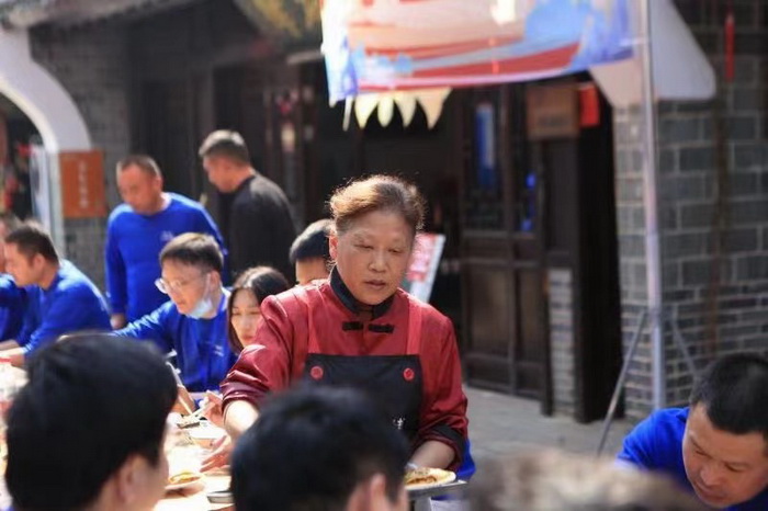 长沙铜官草市商业架构设计 戴欣明 李艺冲 江业志 付秀芬  动能智库构建托管可复制战略 四季康养定位策划 商业地产定位策划  特色小镇战略定位 乡村旅游策划定位 商业街策划定位