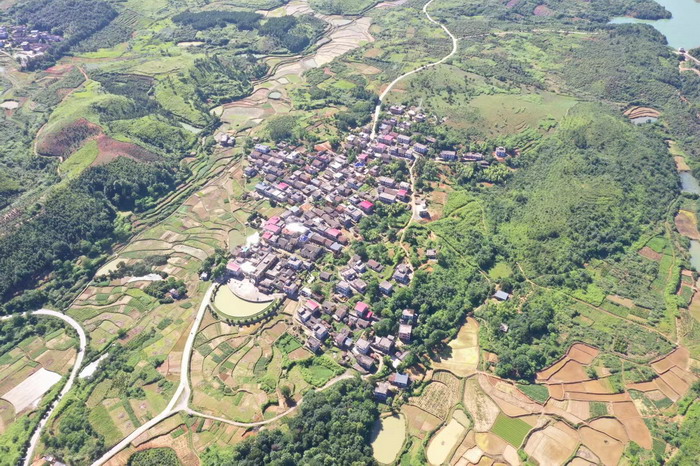 红色文旅小镇选址 四季康养产业布局 湖南郴州永兴县 动能智库 戴欣明工作室 蔡恒儿工作室 动能智库孙述新 动能智库邓肯 动能智库王方 动能智库戴玥 助力乡村振兴 红色文旅小镇产业升级及战略布局 四季康养定位策划 商业地产 商业地产定位策划 商业地产运营 特色小镇战略定位 产业园定位策划 人文商业地产策划 文旅小镇策划定位 乡村旅游策划定位 商业街策划定位 城市综合体策划 古镇古城策划定位 文旅项目规划策划