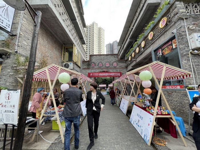 重庆南川隆化古城改造 重庆南川东街改造升级 重庆南川区永隆山开发定位策划 人文四季康养 四季康养小镇 中国四季康养 南川城市产业升级 动能智库考察  南川味道 南川油茶 重庆南川城市定位规划升级 重庆南川沿塘水库定位策划  红色文旅小镇选址 四季康养产业布局  动能智库 戴欣明工作室 蔡恒儿工作室 动能智库孙述新 动能智库邓肯 动能智库王方 动能智库戴玥 助力乡村振兴 红色文旅小镇产业升级及战略布局红色文旅小镇选址 四季康养产业布局  四季康养定位策划 商业地产 商业地产定 商业地产定位策划 商业地产运营 特色小镇战略定位 产业园定位策划 金佛山方竹笋 人文商业地产策划 文旅