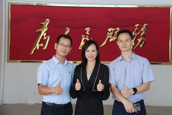 阳江市大八镇政府新媒体电商培训 蔡恒儿工作室创始人蔡恒儿老师 新媒体电商新模式 新媒体电商助力产业升级,撬动乡村振兴新引擎-蔡恒儿在南开大学深圳研究院开展以《短视频直播助力产业振兴,撬动乡村振兴新引擎》为主题的培训,动能智库副院长、新媒体学院院长、蔡恒儿工作室创始人蔡恒儿担任讲师 阳江市大八镇政府新媒体电商培训 蔡恒儿工作室创始人蔡恒儿老师 新媒体电商新模式 新媒体电商助力产业升级,撬动乡村振兴新引擎-蔡恒儿在南开大学深圳研究院开展以《短视频直播助力产业振兴,撬动乡村振兴新引擎》为主题的培训,动能智库副院长、新媒体学院院长、蔡恒儿工作室创始人蔡恒儿担任讲师