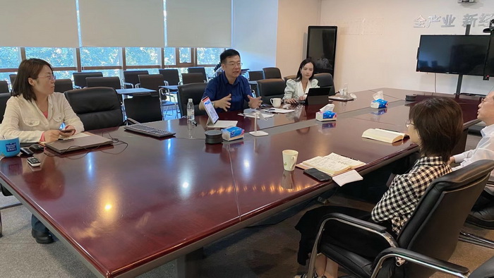 全产业·新经济·连发展 杨乐渝与戴欣明在全经联总部 36个四季康养文旅小镇 布局63个红色文旅小镇 人文四季康养 世界级滨海生态旅游度假区 前海四季康养管理 上河行旅 欢乐上河 酒肆街 贵山行旅 四季康养定位策划 商业地产 商业地产定位策划 商业地产运营 动能智库 戴欣明工作室 蔡恒儿工作室 特色小镇战略定位 产业园定位策划 位 商业街策划定位 城市综合体策划 红色文旅小镇系统 四季康养小镇系统 前海四季康养管理