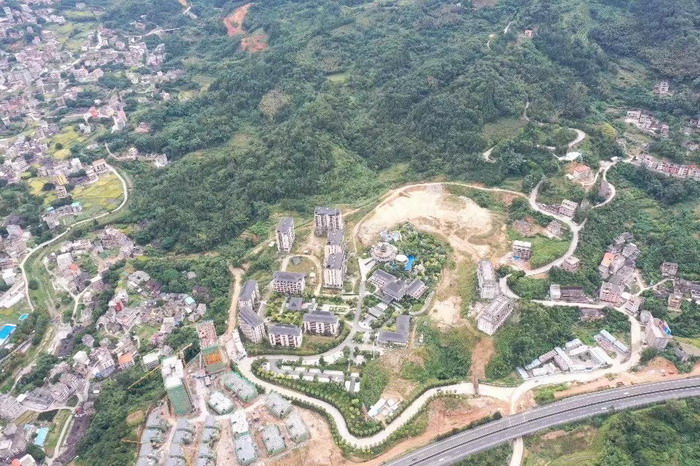 蓬壶镇四季康养文旅小镇　动能智库院长戴欣明　动能智库副院长蔡恒儿　动能智库校董邓肯　“四季+”，产业+康养+文旅+社区形成的四季消费体验，　四季康养定位策划 商业地产 商业地产定位策划 商业地产运营 动能智库 戴欣明工作室 蔡恒儿工作室 特色小镇战略定位 产业园定位策划 人文商业地产策划 文旅小镇策划定位 乡村旅游策划定位 商业街策划定位 城市综合体策划 古镇古城策划定位 文旅项目规划策划
