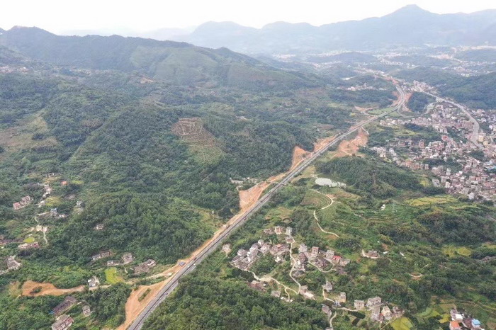 蓬壶镇四季康养文旅小镇　动能智库院长戴欣明　动能智库副院长蔡恒儿　动能智库校董邓肯　“四季+”，产业+康养+文旅+社区形成的四季消费体验，　四季康养定位策划 商业地产 商业地产定位策划 商业地产运营 动能智库 戴欣明工作室 蔡恒儿工作室 特色小镇战略定位 产业园定位策划 人文商业地产策划 文旅小镇策划定位 乡村旅游策划定位 商业街策划定位 城市综合体策划 古镇古城策划定位 文旅项目规划策划