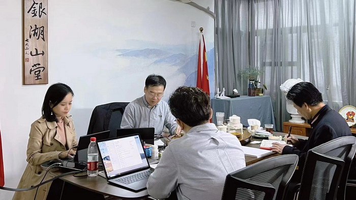 四季康养文旅小镇 动能智库院长戴欣明 动能智库·前海四季康养管理（深圳）有限公司董事副总经理李蓬青 动能智库校董副院长蔡恒儿 人文四季康养 四季康养定位策划 商业地产 商业地产定位策划 从“单产业电商” 商业地产运营 动能智库 戴欣明工作室 蔡恒儿工作室 董事局执行主席罗利春 特色小镇战略定位 产业园定位策划 人文商业地产策划 文旅小镇策划定位 乡村旅游策划定位 商业街策划定位 城市综合体策划 红色文旅小镇系统 四季康养小镇系统 动能智库 戴欣明工作室 蔡恒儿工作室 前海四季康养管理 古镇古