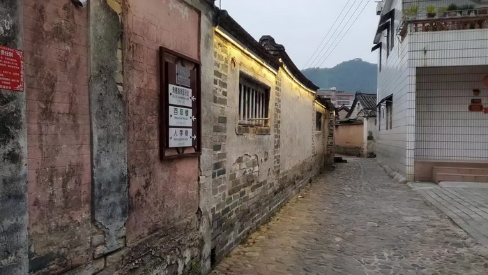 大埔是动能智库红色文旅小镇目的地之一 动能智库团队考察大埔 百候古镇 客家文化 中国大健康产业 “四季康养产业”模式构建惠州城市更新 动能智库 戴欣明 五邦集团  华明有 贵山行旅 上河行旅 欢乐上河 海水康养 酒肆街 四季康养特色文旅小镇 单产业电商模式打造罗浮山茶产业 四季康养特色文旅小镇 惠州筹建处揭牌仪 大湾区惠州的大健康产业升级  戴欣明工作室 蔡恒儿工作室  产业园定位策划  乡村旅游策划定位