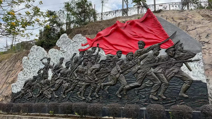 深圳市前海动能投资有限公司一行来到三河坝 动能智库全国63个红色特色文旅小镇选址 没有三河坝战役就没有井冈山会师 大埔是动能智库红色文旅小镇目的地之一 动能智库团队考察大埔 百候古镇 客家文化 中国大健康产业 “四季康养产业”模式构建惠州城市更新 动能智库 戴欣明 五邦集团  华明有 贵山行旅 上河行旅 欢乐上河 海水康养 酒肆街 四季康养特色文旅小镇 单产业电商模式打造罗浮山茶产业 四季康养特色文旅小镇 惠州筹建处揭牌仪 大湾区惠州的大健康产业升级  戴欣明工作室 蔡恒儿工作室  产业园定位策划  乡村旅游策划定位