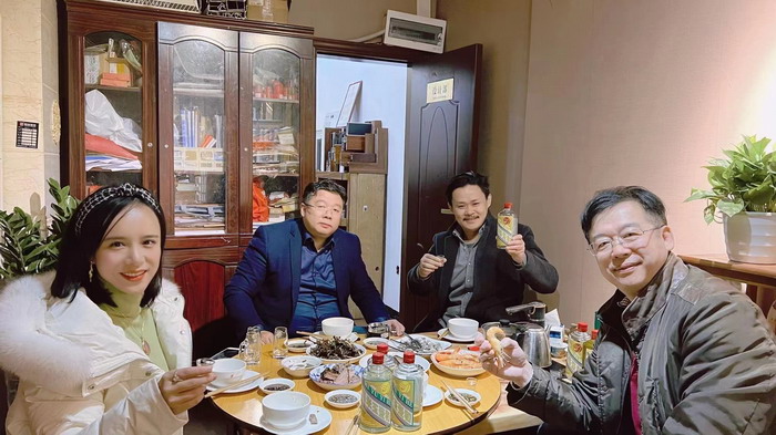 苍天脚步 柏塘山茶酒肆合 茶产业电商模式再造 鹿湖温泉似圣水 顺县留隍镇 恒儿茶 恒儿的茶 酒肆街 酒肆街小酒馆 酒肆街啤酒 酒世界扎啤 酒肆街精酿 四季酒肆 大健康 乡村振兴 多产业振兴 高质量发展 人才振兴 特色文旅小镇 城市更新  新媒体 产业电商 四季康养产业  红色文旅  非遗传承 共同富裕 动能智库 戴欣明 五邦集团  华明有 贵山行旅 上河行旅 欢乐上河 海水康养 酒肆街 四季康养特色文旅小镇 单产业电商模式打造罗浮山茶产业 四季康养特色文旅小镇 惠州筹建处揭牌仪 大湾区惠州的大健康产业升级