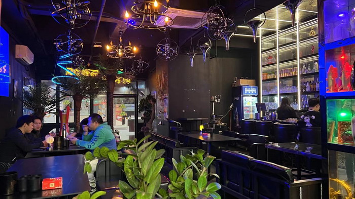 动能团队 酒肆街品牌管理（深圳）有限公司 酒肆街小酒馆 潮客小镇 柏塘山茶酒肆合 茶产业电商模式再造 鹿湖温泉似圣水 顺县留隍镇 恒儿茶 恒儿的茶 酒肆街 酒肆街小酒馆 酒肆街啤酒 酒世界扎啤 酒肆街精酿 四季酒肆 大健康 乡村振兴 多产业振兴 高质量发展 人才振兴 特色文旅小镇 城市更新  新媒体 产业电商 四季康养产业  红色文旅  非遗传承 共同富裕 动能智库 戴欣明 五邦集团  华明有 贵山行旅 上河行旅 欢乐上河 海水康养 酒肆街 四季康养特色文旅小镇 单产业电商模式打造罗浮山茶产业 四季康养特色文旅小