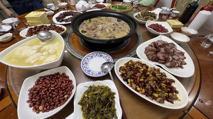 酒肆夜话 佛山欢乐上河 佛山酒肆街 动能智库校董温宗盛 数字新奥莱文谷总部 CTDU中旅联 全国跨界融合产业创新联合体 动能智库 奥特莱斯·新奥莱 大健康 共同富裕 数字奥莱　酒肆街品牌管理（深圳）有限公司 酒肆街小酒馆  中国特色文旅小镇商业街镇特许经营第一人戴欣明 中国特许经营第一人刘文献 四季康养文旅小镇惠州多个项目签约　黄华锦 国际品牌商业街　数字生活体验中心　数字康养体验中心　江边轻奢酒店　奢侈品创意学院　网红孵化基地　数字新奥莱网红直播中心　红色文化旅游　元宇宙VRAR场景等项目　助力更多国潮品牌出海
