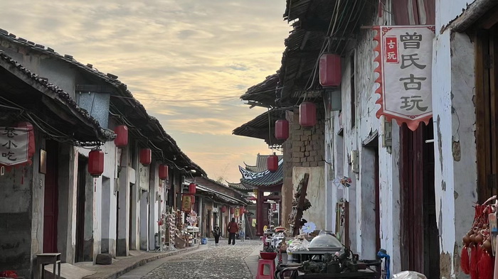 珠玑巷 共同富裕的道路 宋朝汴京国家经济命脉汴河 鹅城酒肆 惠州酒肆 惠州佳兆业广场海伦司小酒吧 惠州博罗柏塘镇 罗浮山 汴河书院 酒肆夜话 开封城市升级 开封商业产业定位策划 佛山欢乐上河 佛山酒肆街 动能智库校董温宗盛 数字新奥莱文谷总部 CTDU中旅联 全国跨界融合产业创新联合体 动能智库 奥特莱斯·新奥莱 大健康 共同富裕 数字奥莱　酒肆街品牌管理（深圳）有限公司 酒肆街小酒馆  中国特色文旅小镇商业街镇特许经营第一人戴欣明 中国特许经营第一人刘文献 四季康养文旅小镇惠州多个项目签约　黄华锦 国际品牌