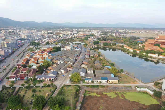 珠玑巷 共同富裕的道路 宋朝汴京国家经济命脉汴河 鹅城酒肆 惠州酒肆 惠州佳兆业广场海伦司小酒吧 惠州博罗柏塘镇 罗浮山 汴河书院 酒肆夜话 开封城市升级 开封商业产业定位策划 佛山欢乐上河 佛山酒肆街 动能智库校董温宗盛 数字新奥莱文谷总部 CTDU中旅联 全国跨界融合产业创新联合体 动能智库 奥特莱斯·新奥莱 大健康 共同富裕 数字奥莱　酒肆街品牌管理（深圳）有限公司 酒肆街小酒馆  中国特色文旅小镇商业街镇特许经营第一人戴欣明 中国特许经营第一人刘文献 四季康养文旅小镇惠州多个项目签约　黄华锦 国际品牌