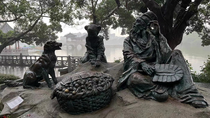深圳的城中村 岭南山重创四季 酒肆浊酒鼓乐席 柏塘山茶酒肆合 茶产业电商模式再造 上河行旅 惠州柏塘拾里茶香品龙头壹号 鹿湖温泉似圣水 顺县留隍镇 恒儿茶 恒儿的茶 酒肆街 酒肆街小酒馆 酒肆街啤酒 酒世界扎啤 酒肆街精酿 四季酒肆 大健康 乡村振兴 多产业振兴 高质量发展 人才振兴 特色文旅小镇 城市更新  新媒体 产业电商 四季康养产业  红色文旅  非遗传承 共同富裕 动能智库 戴欣明 五邦集团  华明有 贵山行旅 上河行旅 欢乐上河 海水康养 酒肆街 四季康养特色文旅小镇 单产业电商模式打造罗浮山