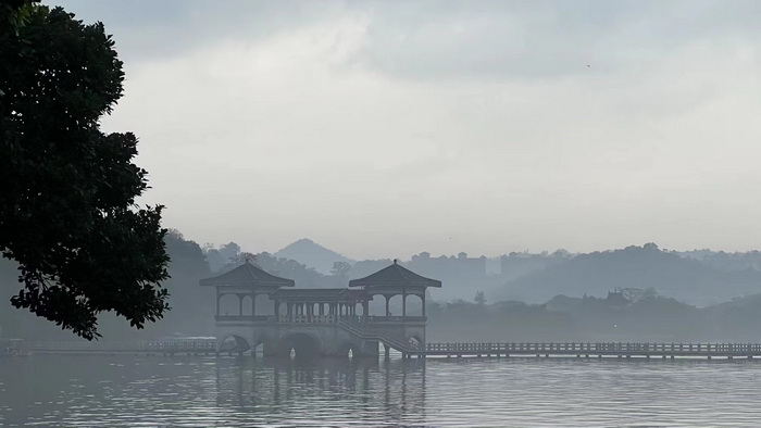 苏东坡祝枝山在惠州的遗迹 动能智库·酒肆街品牌管理（深圳）有限公司惠州纪行 惠州西湖人文情怀　深圳的城中村 岭南山重创四季 酒肆浊酒鼓乐席 柏塘山茶酒肆合 茶产业电商模式再造 上河行旅 惠州柏塘拾里茶香品龙头壹号 鹿湖温泉似圣水 顺县留隍镇 恒儿茶 恒儿的茶 酒肆街 酒肆街小酒馆 酒肆街啤酒 酒世界扎啤 酒肆街精酿 四季酒肆 大健康 乡村振兴 多产业振兴 高质量发展 人才振兴 特色文旅小镇 城市更新  新媒体 产业电商 四季康养产业  红色文旅  非遗传承 共同富裕 动能智库 戴欣明 五邦集团  华明有 贵山行旅 上河行旅 欢乐上