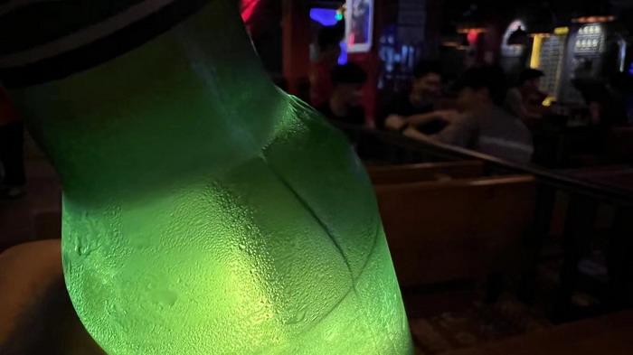 东街草市 酒肆街，酒肆街小酒馆定位 年轻人的社交圈 深圳酒肆街镇  汴河书院 酒肆街·深圳签约仪式 【酒肆街】团队签约罗湖水贝珠宝大厦 欢乐上河之【酒肆街】 酒肆深圳旗舰 红色文旅小镇 四季康养 乡村振兴 酒肆街 茶肆街 新媒体 文旅产业汕尾红海湾 地产圆桌派 全球酒吧源酒肆 酒肆街小酒馆 久康元酒 本草精酿 百师医谷 四季康养落地重庆南川区 茶肆街 冷沙泉水乾丰茶 高山云雾 永隆山麓上河来 冷沙泉水 南川乾丰镇茶产业升级 前海四季康养管理（深圳）有限公司南川纪行 前海四季康养管理（深圳）有限公司总经理戴