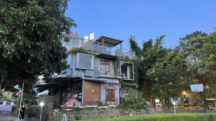 东街草市 酒肆街，酒肆街小酒馆定位 年轻人的社交圈 深圳酒肆街镇  汴河书院 酒肆街·深圳签约仪式 【酒肆街】团队签约罗湖水贝珠宝大厦 欢乐上河之【酒肆街】 酒肆深圳旗舰 红色文旅小镇 四季康养 乡村振兴 酒肆街 茶肆街 新媒体 文旅产业汕尾红海湾 地产圆桌派 全球酒吧源酒肆 酒肆街小酒馆 久康元酒 本草精酿 百师医谷 四季康养落地重庆南川区 茶肆街 冷沙泉水乾丰茶 高山云雾 永隆山麓上河来 冷沙泉水 南川乾丰镇茶产业升级 前海四季康养管理（深圳）有限公司南川纪行 前海四季康养管理（深圳）有限公司总经理戴