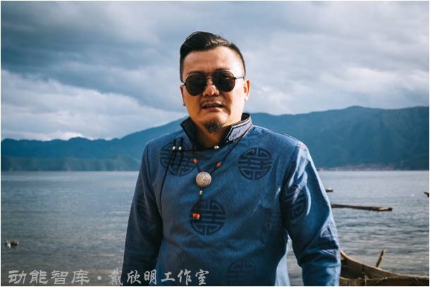 李艺冲 导演