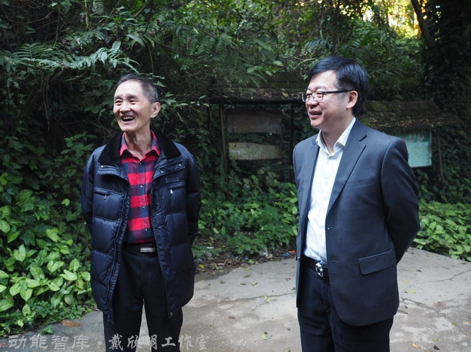 戴欣明带领团队一行在西双版纳调研温泉项目，了解西双版纳必须拜访的显贵，拜刀小河先生为大哥