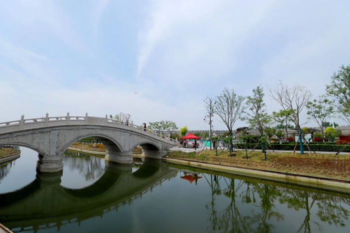 开封向东发展 开封城市升级定位规划策划 清明上河图 戴欣明工作室 动能智库 清明上河图 内水门”区域 泛宋都古城 四季康养定位策划 商业地产 商业地产定位策划 商业地产运营 特色小镇战略定位 产业园定位策划 人文商业地产策划 文旅小镇策划定位 乡村旅游策划定位 商业街策划定位 城市综合体策划 古镇古城策划定位 文旅项目规划策划