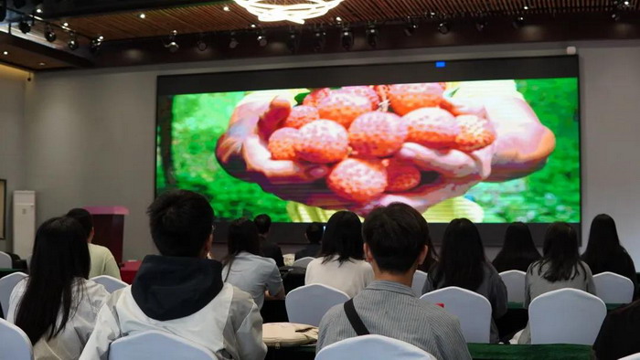 蔡恒儿工作室 动能智库 戴欣明工作室 中国产业电商系统营销第一人  电商直播 广州城建职业学院的学生 四季康养定位策划 商业地产 商业地产定位策划 商业地产运营 特色小镇战略定位 产业园定位策划 