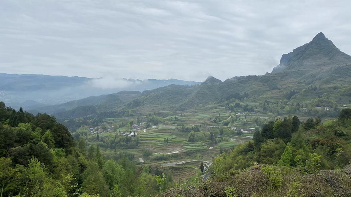 重庆城市规划升级 金佛山文旅大战略布局 重庆南川水井山调研 戴欣明 邓肯 王方 蔡恒儿 动能智库 蔡恒儿工作室 动能智库四季康养定位策划 商业地产 商业地产定位策划 商业地产运营 特色小镇战略定位 产业园定位策划 人文商业地产策划 文旅小镇策划定位 乡村旅游策划定位 商业街策划定位 城市综合体策划 古镇古城策划定位 文旅项目规划策划