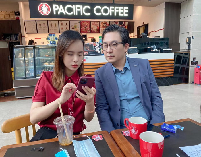 凤凰卫视专访戴欣明  武汉的“房票”对中国楼市影响 现在是买房的好时机吗 中国城市和商业地产管理研究中心主任戴欣明  国际消费中心城市建设试点事宜 中国消费升级迭代 人文四季康养 四季康养小镇 中国四季康养 南川城市产业升级 动能智库考察  红色文旅小镇定位策划　南川味道 南川油茶 重庆南川城市定位规划升级 重庆南川沿塘水库定位策划  红色文旅小镇选址 四季康养产业布局  动能智库 戴欣明工作室 蔡恒儿工作室 动能智库孙述新 动能智库邓肯 动能智库王方 动能智库戴玥 助力乡村振兴 红色文旅小镇产业升级及战略布局红色文旅小镇选址 四季康养产业布局  四季康养