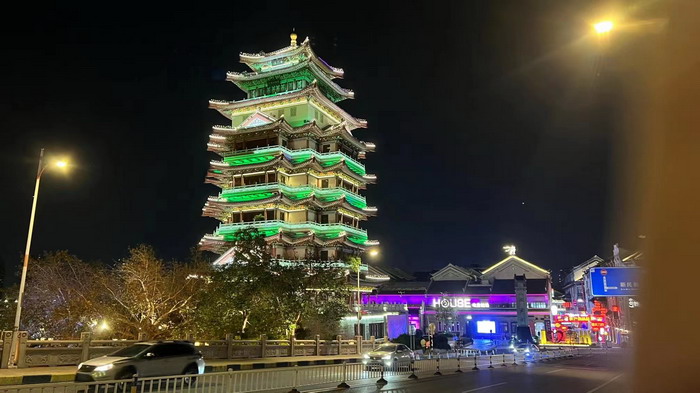 旅居康养小镇 大湾区落地酒肆街 酒肆街小酒馆项目系统概要 【酒肆街】品牌概况 酒吧街 商业街 人文商业 酒肆街消费模式 国潮产业 四季康养产业落地惠州  前海四季康养管理（深圳）有限公司 《贵山行旅》 《上河行旅》 《欢乐上河》 【酒肆街】 项目例行会议及产业投资洽谈  动能智库·酒肆街品牌管理（深圳）有限公司 戴欣明工作室 蔡恒儿工作室 动能智库 茶产业电商模式再造 上河行旅 恒儿茶 恒儿的茶 酒肆街 酒肆街小酒馆 酒肆街啤酒 酒世界扎啤 酒肆街精酿 四季酒肆 大健康 乡村振兴 多产业振兴 高质量发展 人才振兴 特色