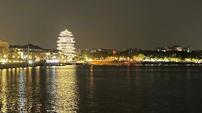 旅居康养小镇 大湾区落地酒肆街 酒肆街小酒馆项目系统概要 【酒肆街】品牌概况 酒吧街 商业街 人文商业 酒肆街消费模式 国潮产业 四季康养产业落地惠州  前海四季康养管理（深圳）有限公司 《贵山行旅》 《上河行旅》 《欢乐上河》 【酒肆街】 项目例行会议及产业投资洽谈  动能智库·酒肆街品牌管理（深圳）有限公司 戴欣明工作室 蔡恒儿工作室 动能智库 茶产业电商模式再造 上河行旅 恒儿茶 恒儿的茶 酒肆街 酒肆街小酒馆 酒肆街啤酒 酒世界扎啤 酒肆街精酿 四季酒肆 大健康 乡村振兴 多产业振兴 高质量发展 人才振兴 特色