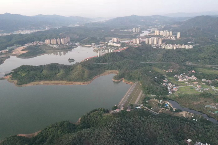 四季康养文旅小镇落地惠州 《贵山行旅》、《上河行旅》四季康养产业项目合作价值：三合一模式 动能智库版权系统 中国“四季康养文旅小镇”示范区，动能智库·前海四季康养管理（深圳）有限公司策划 南川永隆上河 酒肆小馆彻夜述 大碗啤酒思酒肆 祝屋巷驴窝酒馆 酒肆街惠州运营团队 动能投资 小酒馆模式 惠州水东街桥东 旅居康养小镇 大湾区落地酒肆街 酒肆街小酒馆项目系统概要 【酒肆街】品牌概况 酒吧街 商业街 人文商业 酒肆街消费模式 国潮产业 四季康养产业落地惠州  前海四季康养管理（深圳）有限公司 《贵山行旅》 《上河行旅》 《欢乐上河》
