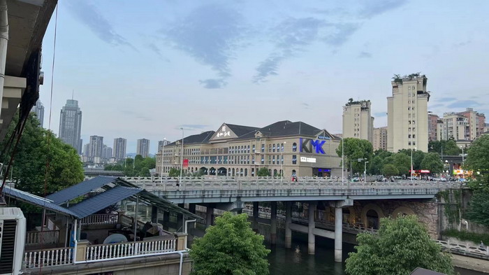 永隆山麓上河来 冷沙泉水 南川乾丰镇茶产业升级 前海四季康养管理（深圳）有限公司南川纪行 前海四季康养管理（深圳）有限公司总经理戴欣明兼首席战略策划 副总经理蔡恒儿一行在南川区城市投资集团对永隆山 《永隆上河》   四季康养南川缘  南川东街改造升级 南川区城市定位策划 动能智库，戴欣明工作室，深圳市前海动能投资有限公司战略定位策划的项目 《永隆上河》在重庆南川区金佛山麓永隆山上落地 永隆山上谱新曲 红色文旅小镇合作三合一模式 风过南川留药香 公务南川出南粤 四季康养文旅小镇落地惠州 《贵山行旅》、《上河行旅》四季康养产