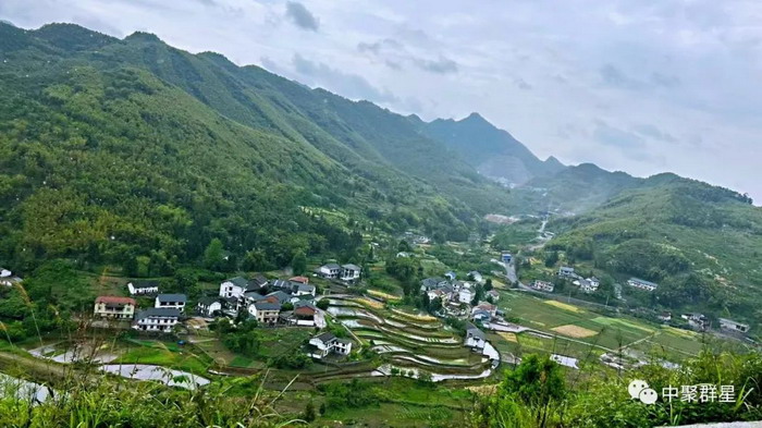 永隆上河》在重庆南川区金佛山麓永隆山上落地 南川区城市定位策划 乾丰镇十二里天涯 汴河书院 乾丰山谷十二里 冷沙泉水乾丰茶 高山云雾 永隆山麓上河来 冷沙泉水 南川乾丰镇茶产业升级 前海四季康养管理（深圳）有限公司南川纪行 前海四季康养管理（深圳）有限公司总经理戴欣明兼首席战略策划 副总经理蔡恒儿一行在南川区城市投资集团对永隆山 《永隆上河》   四季康养南川缘  南川东街改造升级  动能智库，戴欣明工作室，深圳市前海动能投资有限公司战略定位策划的项目 《永隆上河》在重庆南川区金佛山麓永隆山上落地 永隆山