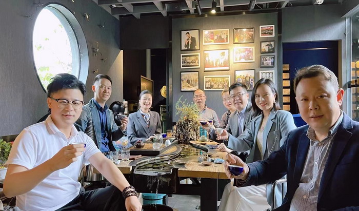 久康元酒 本草精酿 百师医谷 四季康养落地重庆南川区 茶肆街 冷沙泉水乾丰茶 高山云雾 永隆山麓上河来 冷沙泉水 南川乾丰镇茶产业升级 前海四季康养管理（深圳）有限公司南川纪行 前海四季康养管理（深圳）有限公司总经理戴欣明兼首席战略策划 副总经理蔡恒儿一行在南川区城市投资集团对永隆山 《永隆上河》   四季康养南川缘  南川东街改造升级 南川区城市定位策划 动能智库，戴欣明工作室，深圳市前海动能投资有限公司战略定位策划的项目 《永隆上河》在重庆南川区金佛山麓永隆山上落地 永隆山上谱新曲 红色文旅小镇合作三合一模式 风过南川留