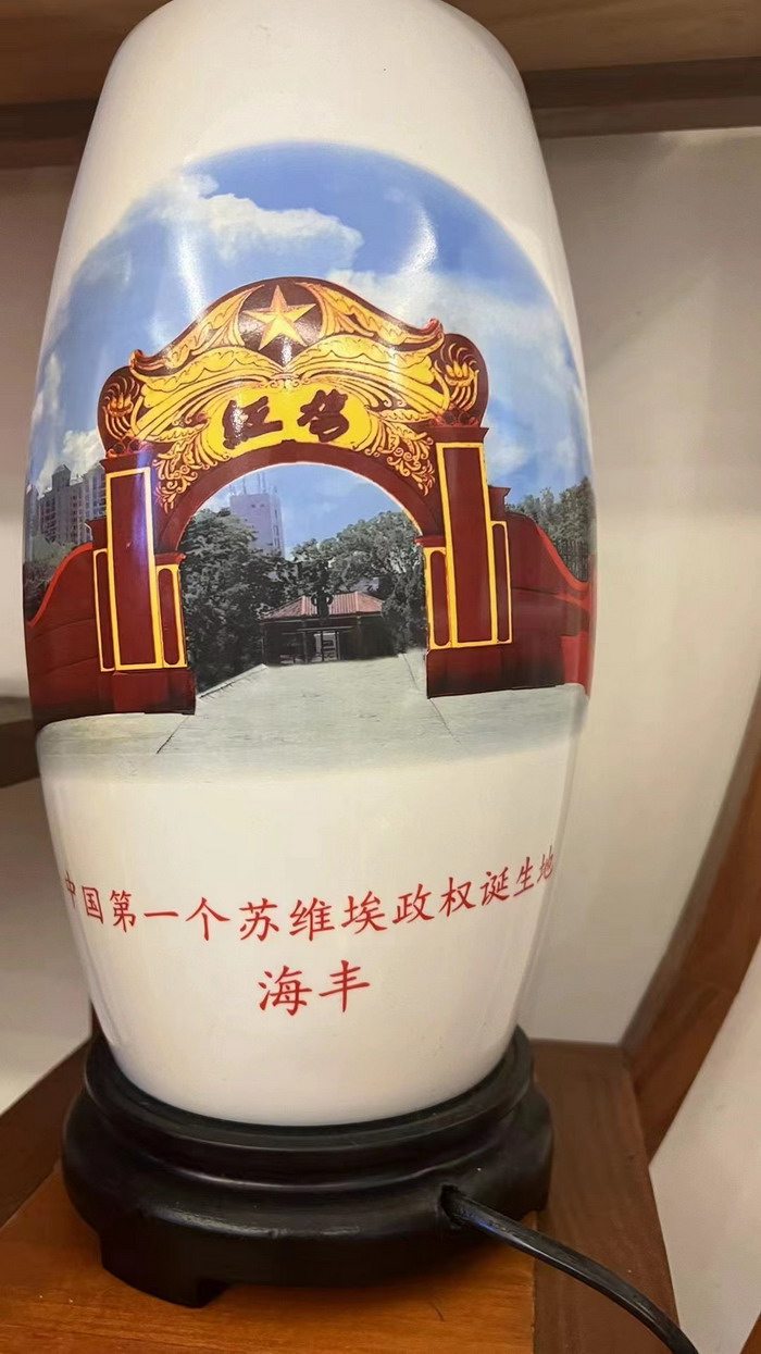 汕尾市海丰县彭湃故乡 红色文旅小镇 四季康养 乡村振兴 酒肆街 茶肆街 新媒体 文旅产业汕尾红海湾 地产圆桌派 全球酒吧源酒肆 酒肆街小酒馆 久康元酒 本草精酿 百师医谷 四季康养落地重庆南川区 茶肆街 冷沙泉水乾丰茶 高山云雾 永隆山麓上河来 冷沙泉水 南川乾丰镇茶产业升级 前海四季康养管理（深圳）有限公司南川纪行 前海四季康养管理（深圳）有限公司总经理戴欣明兼首席战略策划 副总经理蔡恒儿一行在南川区城市投资集团对永隆山 《永隆上河》   四季康养南川缘  南川东街改造升级 南川区城市定位策划 动能智库，戴欣明工作室，深圳市前海动能投资有限公司战略定位策划的项目 《永隆上河》在