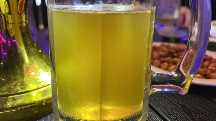年轻人的社交圈 深圳酒肆街镇  汴河书院 酒肆街·深圳签约仪式 【酒肆街】团队签约罗湖水贝珠宝大厦 欢乐上河之【酒肆街】 酒肆深圳旗舰 红色文旅小镇 四季康养 乡村振兴 酒肆街 茶肆街 新媒体 文旅产业汕尾红海湾 地产圆桌派 全球酒吧源酒肆 酒肆街小酒馆 久康元酒 本草精酿 百师医谷 四季康养落地重庆南川区 茶肆街 冷沙泉水乾丰茶 高山云雾 永隆山麓上河来 冷沙泉水 南川乾丰镇茶产业升级 前海四季康养管理（深圳）有限公司南川纪行 前海四季康养管理（深圳）有限公司总经理戴欣明兼首席战