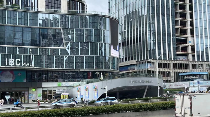 酒肆街，酒肆街小酒馆定位 年轻人的社交圈 深圳酒肆街镇  汴河书院 酒肆街·深圳签约仪式 【酒肆街】团队签约罗湖水贝珠宝大厦 欢乐上河之【酒肆街】 酒肆深圳旗舰 红色文旅小镇 四季康养 乡村振兴 酒肆街 茶肆街 新媒体 文旅产业汕尾红海湾 地产圆桌派 全球酒吧源酒肆 酒肆街小酒馆 久康元酒 本草精酿 百师医谷 四季康养落地重庆南川区 茶肆街 冷沙泉水乾丰茶 高山云雾 永隆山麓上河来 冷沙泉水 南川乾丰镇茶产业升级 前海四季康养管理（深圳）有限公司南川纪行 前海四季康养管理（深圳）有限公司总经理戴欣明兼首席战