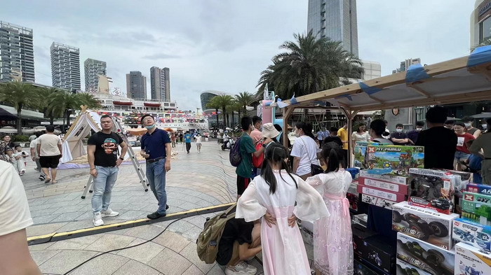 东街草市 酒肆街，酒肆街小酒馆定位 年轻人的社交圈 深圳酒肆街镇  汴河书院 酒肆街·深圳签约仪式 【酒肆街】团队签约罗湖水贝珠宝大厦 欢乐上河之【酒肆街】 酒肆深圳旗舰 红色文旅小镇 四季康养 乡村振兴 酒肆街 茶肆街 新媒体 文旅产业汕尾红海湾 地产圆桌派 全球酒吧源酒肆 酒肆街小酒馆 久康元酒 本草精酿 百师医谷 四季康养落地重庆南川区 茶肆街 冷沙泉水乾丰茶 高山云雾 永隆山麓上河来 冷沙泉水 南川乾丰镇茶产业升级 前海四季康养管理（深圳）有限公司南川纪行 前海四季康养管理（深圳）有限公司总经理戴