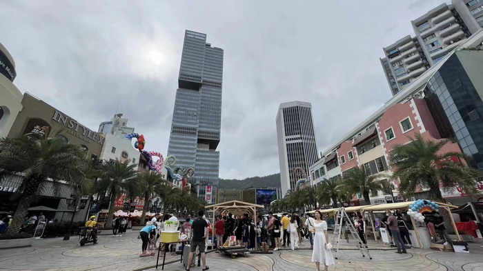东街草市 酒肆街，酒肆街小酒馆定位 年轻人的社交圈 深圳酒肆街镇  汴河书院 酒肆街·深圳签约仪式 【酒肆街】团队签约罗湖水贝珠宝大厦 欢乐上河之【酒肆街】 酒肆深圳旗舰 红色文旅小镇 四季康养 乡村振兴 酒肆街 茶肆街 新媒体 文旅产业汕尾红海湾 地产圆桌派 全球酒吧源酒肆 酒肆街小酒馆 久康元酒 本草精酿 百师医谷 四季康养落地重庆南川区 茶肆街 冷沙泉水乾丰茶 高山云雾 永隆山麓上河来 冷沙泉水 南川乾丰镇茶产业升级 前海四季康养管理（深圳）有限公司南川纪行 前海四季康养管理（深圳）有限公司总经理戴