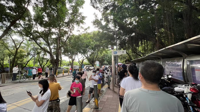酒肆街小酒馆梧桐山店 东街草市 酒肆街，酒肆街小酒馆定位 年轻人的社交圈 深圳酒肆街镇  汴河书院 酒肆街·深圳签约仪式 【酒肆街】团队签约罗湖水贝珠宝大厦 欢乐上河之【酒肆街】 酒肆深圳旗舰 红色文旅小镇 四季康养 乡村振兴 酒肆街 茶肆街 新媒体 文旅产业汕尾红海湾 地产圆桌派 全球酒吧源酒肆 酒肆街小酒馆 久康元酒 本草精酿 百师医谷 四季康养落地重庆南川区 茶肆街 冷沙泉水乾丰茶 高山云雾 永隆山麓上河来 冷沙泉水 南川乾丰镇茶产业升级 前海四季康养管理（深圳）有限公司南川纪行 前海四季康养管理（深圳）有限公司总经理戴