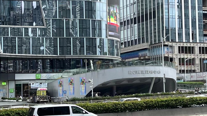 酒肆街小酒馆梧桐山店 东街草市 酒肆街，酒肆街小酒馆定位 年轻人的社交圈 深圳酒肆街镇  汴河书院 酒肆街·深圳签约仪式 【酒肆街】团队签约罗湖水贝珠宝大厦 欢乐上河之【酒肆街】 酒肆深圳旗舰 红色文旅小镇 四季康养 乡村振兴 酒肆街 茶肆街 新媒体 文旅产业汕尾红海湾 地产圆桌派 全球酒吧源酒肆 酒肆街小酒馆 久康元酒 本草精酿 百师医谷 四季康养落地重庆南川区 茶肆街 冷沙泉水乾丰茶 高山云雾 永隆山麓上河来 冷沙泉水 南川乾丰镇茶产业升级 前海四季康养管理（深圳）有限公司南川纪行 前海四季康养管理（