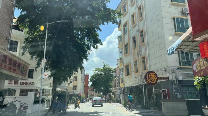 酒肆街小酒馆梧桐山店 东街草市 酒肆街，酒肆街小酒馆定位 年轻人的社交圈 深圳酒肆街镇  汴河书院 酒肆街·深圳签约仪式 【酒肆街】团队签约罗湖水贝珠宝大厦 欢乐上河之【酒肆街】 酒肆深圳旗舰 红色文旅小镇 四季康养 乡村振兴 酒肆街 茶肆街 新媒体 文旅产业汕尾红海湾 地产圆桌派 全球酒吧源酒肆 酒肆街小酒馆 久康元酒 本草精酿 百师医谷 四季康养落地重庆南川区 茶肆街 冷沙泉水乾丰茶 高山云雾 永隆山麓上河来 冷沙泉水 南川乾丰镇茶产业升级 前海四季康养管理（深圳）有限公司 前海四季康养管理（