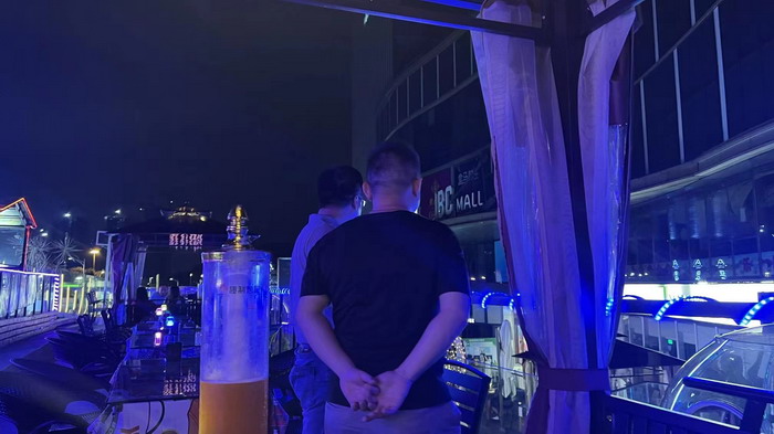 东街草市 酒肆街，酒肆街小酒馆定位 年轻人的社交圈 深圳酒肆街镇  汴河书院 酒肆街·深圳签约仪式 【酒肆街】团队签约罗湖水贝珠宝大厦 欢乐上河之【酒肆街】 酒肆深圳旗舰 红色文旅小镇 四季康养 乡村振兴 酒肆街 茶肆街 新媒体 文旅产业汕尾红海湾 地产圆桌派 全球酒吧源酒肆 酒肆街小酒馆 久康元酒 本草精酿 百师医谷 四季康养落地重庆南川区 茶肆街 冷沙泉水乾丰茶 高山云雾 永隆山麓上河来 冷沙泉水 南川乾丰镇茶产业升级 前海四季康养管理（深圳）有限公司南川纪行 前海四季康养管理（深圳）有限公司总经理戴